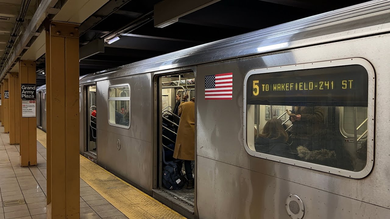 IRT Eastern Pkwy Line: R142/A (4) (5) Local Trains @ Grand Army Plaza ...