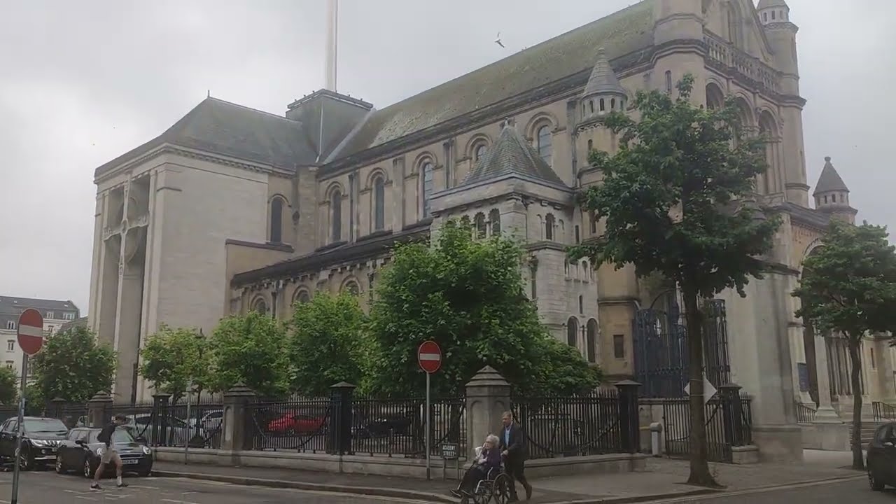 BELFAST  Cathedral Quarter🦶🏾🦶🏾