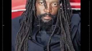 Video voorbeeld van "Lucky Dube - Ding Ding Licky Licky Licky Bong"