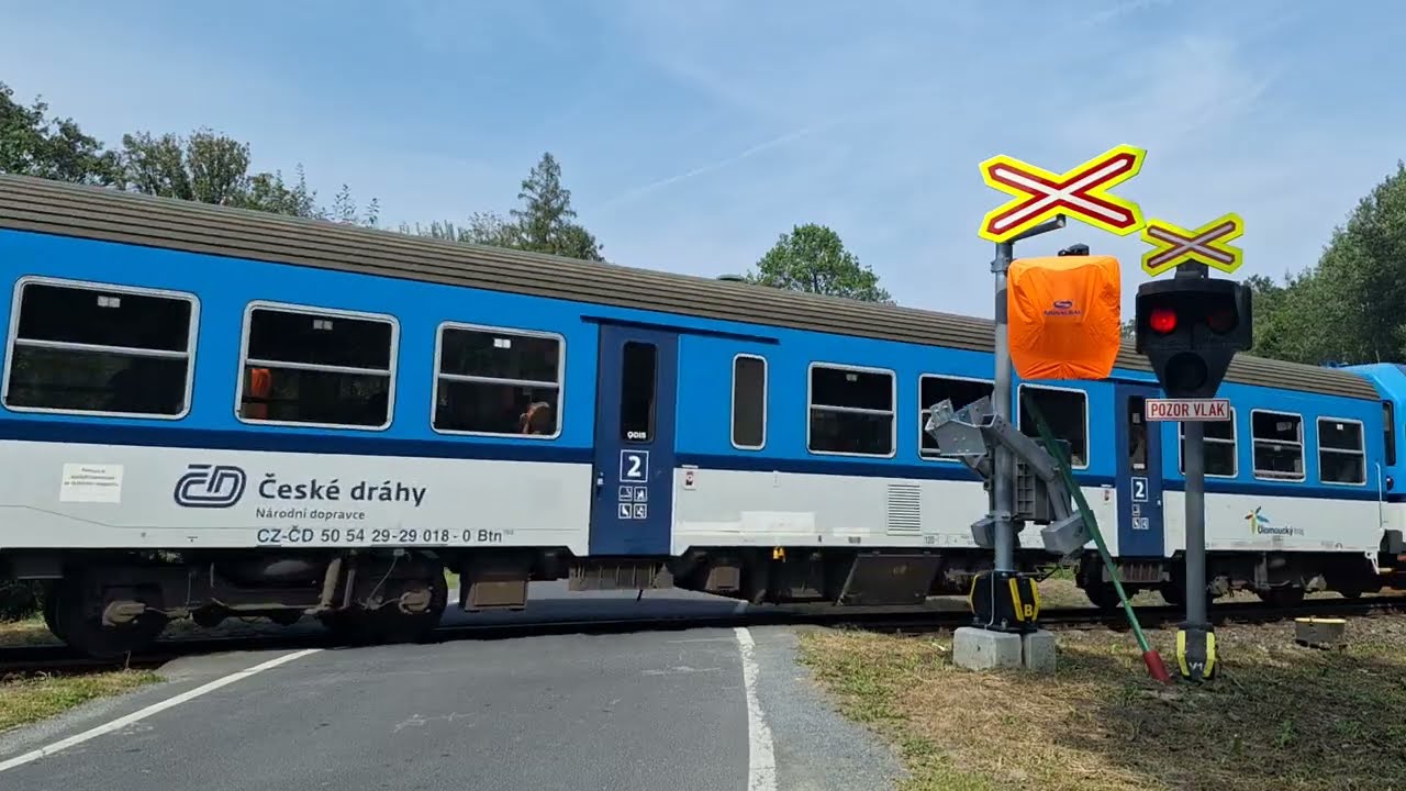 Železniční přejezd Milotice nad Opavou 2