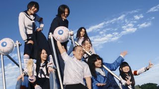 新しい学校のリーダーズ×Balming Tiger、初コラボ楽曲のMV制作に密着！遊び⼼あふれるプレイグラウンドを表現　「NAGAKEN EXTREME FUND」第2弾