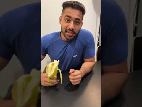 فيديو: هل تغسل الموز قبل تقشيره؟