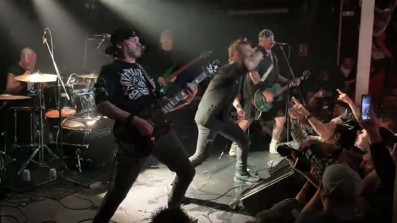 Discharge - The Blood Runs Red + Fight Back + Hear Nothing See… @ Estraperlo (Badalona), 08/11/2024