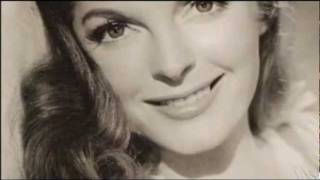 Julie London - And I Love Him Resimi