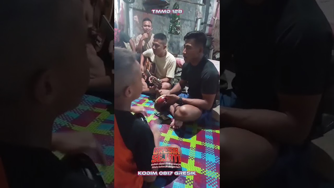 Prajurit Yonif Raider 500 Sikatan Tanamkan Nilai Iman Anak Desa Lewat Sholawat di TMMD ke-128 Gresik