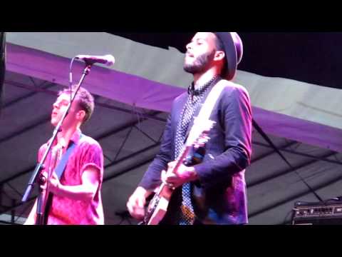 Twin Shadow: Shooting
