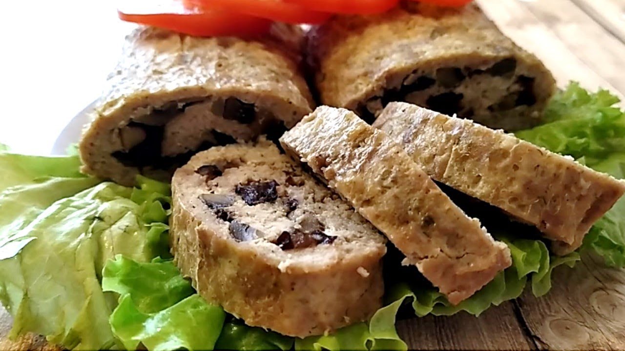 Аппетитный мясной рулет из фарша с начинкой в духовке - YouTube