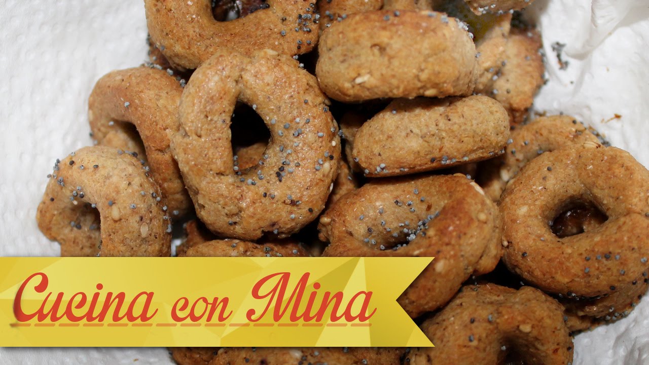 Taralli Pugliesi integrali con semi di sesamo (snack leggero)