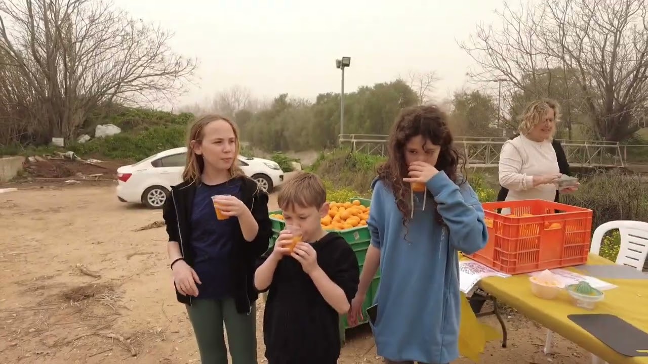 בצרה בת 80   משחק סימני דרך - קליפ וידיאו