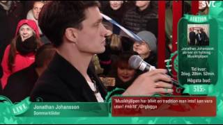 Video thumbnail of "Jonathan Johansson - Sommarkläder | Live ✰ Musikhjälpen 2016 ✰"