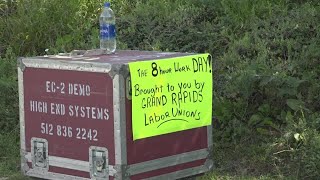 Michigan stagehands rally for $600 unemployment benefit on Labor Day
