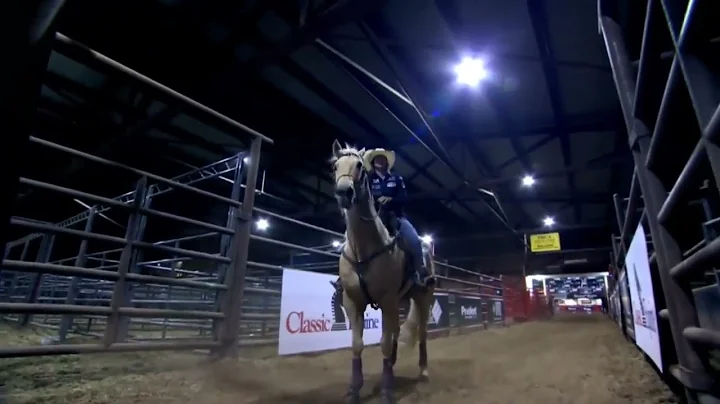 Hailey Kinsel wins the Women's Rodeo World Championship barrel racing with a 13.384-second time🇺🇸🐎
