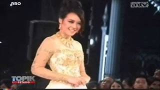 Download lagu TOPIK ANTV Miss World 2013, Gunakan Busana Designer Indonesia
