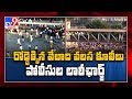 Shocking! Thousands migrant workers gather in Mumbai violating social distancing norms