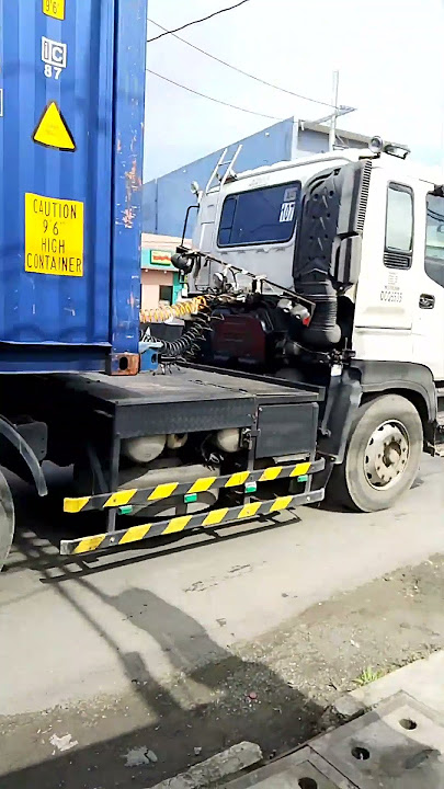 CONTAINER CARGO TRUCK #containertruck #cargo #truck #isuzu #shortsviral #automobile #update