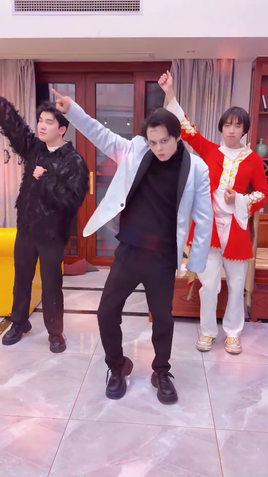 Who will win the dance competition between the clown and COCO? #angel#clown
