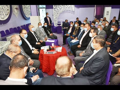 محافظ الشرقية خلال لقائه برؤساء مراكز كفر صقر وأولاد صقر وفاقوس والقرين
