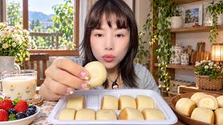 Soft Golden Filled Buns with Creamy Centers and Fluffy Bread Texture screenshot 5