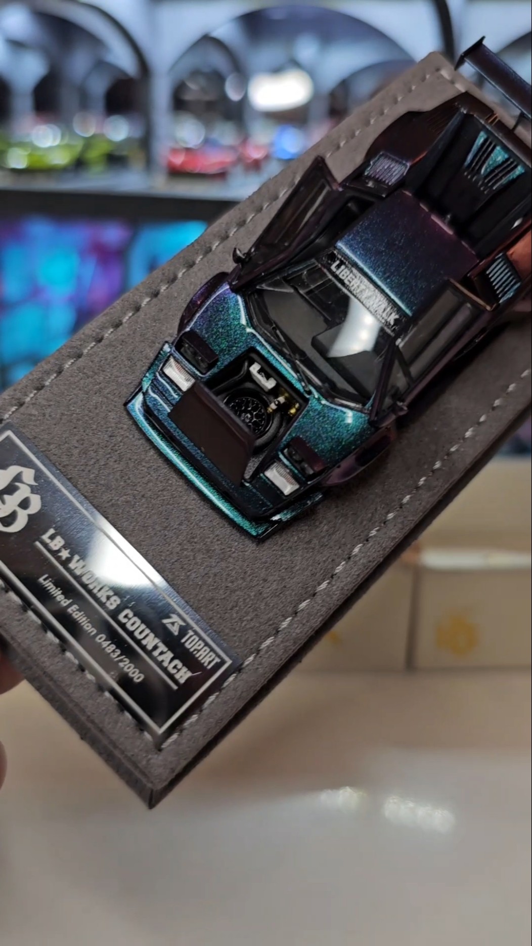 TopArt 1:64 LBWK Lamborghini Countach - Chameleon #164scale