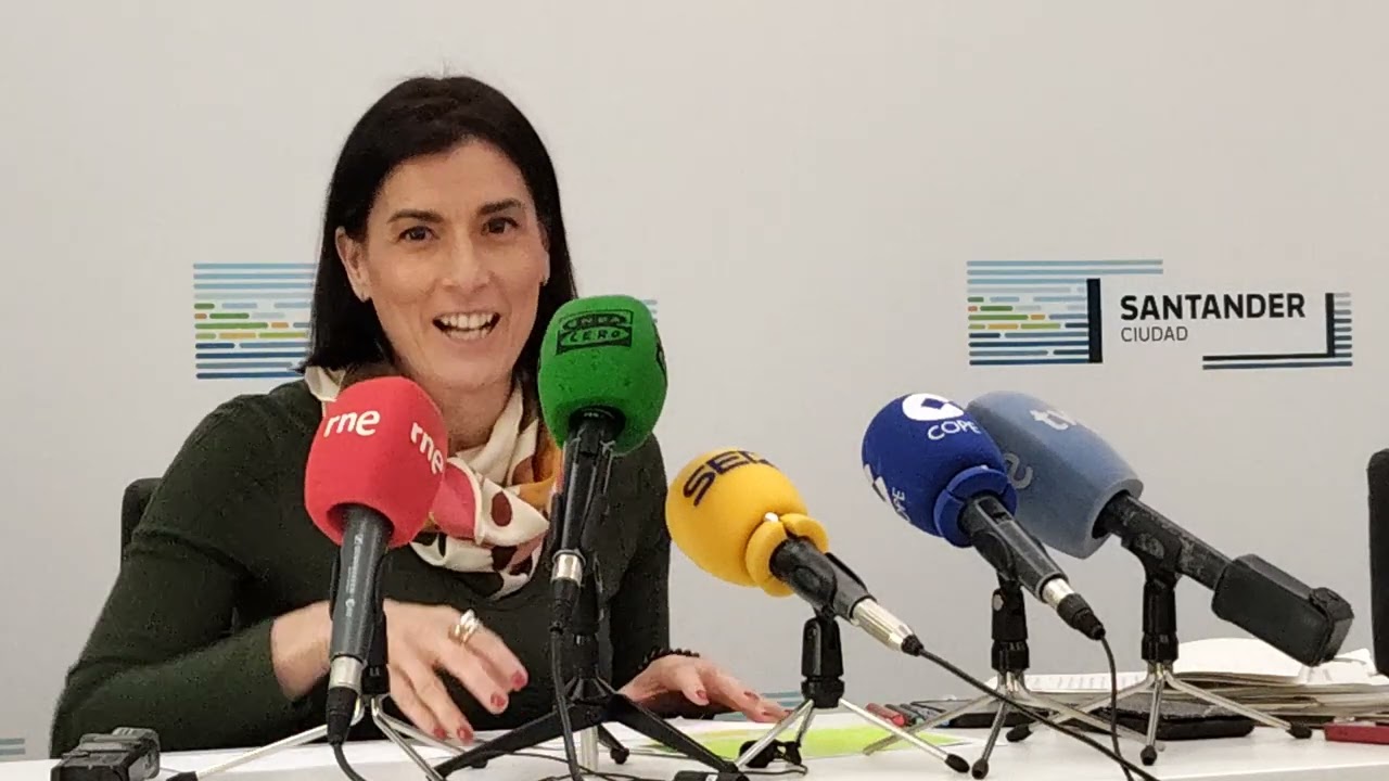 La Alcaldesa de Santa, Gema Igual explica la nueva tasa de basuras. 'El tasazo'.