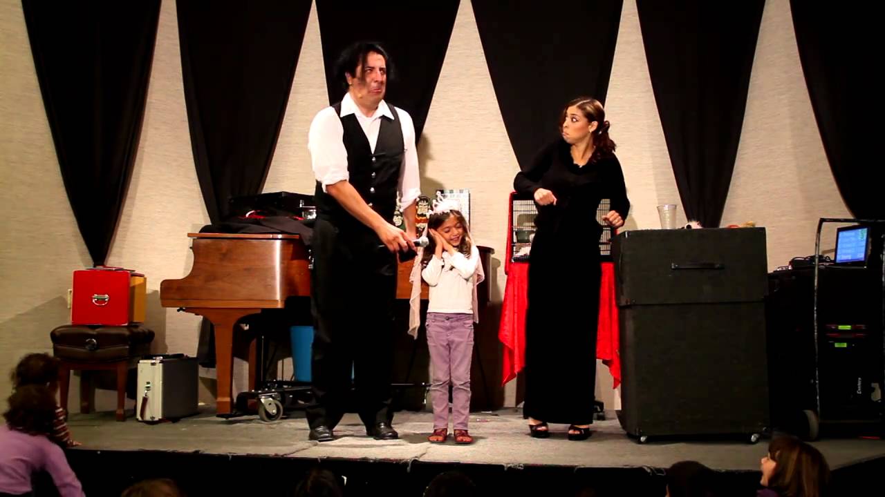 Los Angeles Magician- Magic of Rafael at Beverly Hills Library - Magic Castle