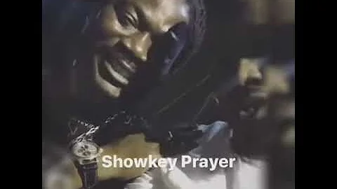 Daddy ShowKey Wishes Ice Prince Happy, While He shows off his Girlfriend