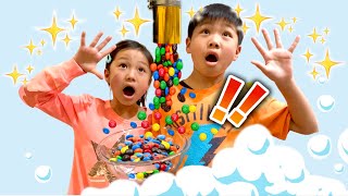 金の水道からから大量のチョコが！M&Ms　探物のブレスレットも見つかっちゃった！　おままごと