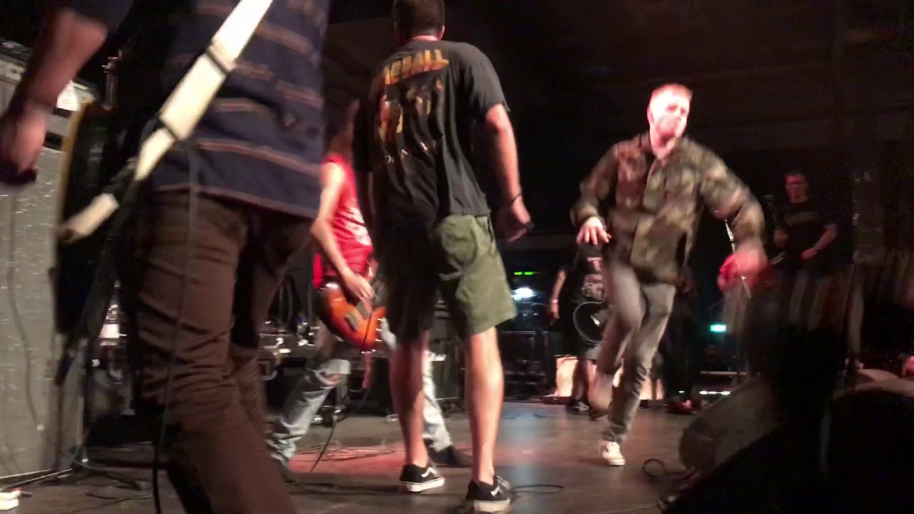 Backtrack - bad to my world ( live at Klokgebouw, Eindhoven)