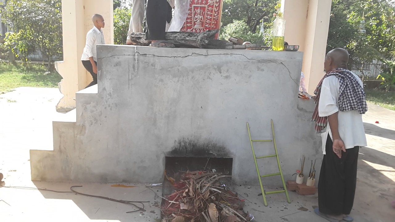 60s-Simple life of khmer traditional funeral at SroNge, Siem Reap-Part5