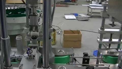 Automatic screw cap capping machine, automatic inline bottle capping machine