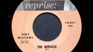 it's so easy to surrender - un'anima tra le mani-  Tony Williams solo chords