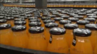 Makro High-Speed Self Adhesive Labelling of glass bottles
