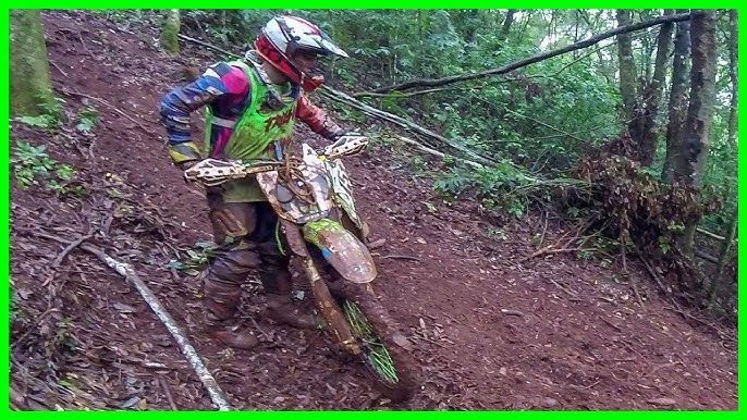 MOTO DE TRILHA NA PISTA DE MOTOCROSS 2017 😱😎🏁 