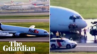 PIlot climbs from window after Boeing cargo plane crash lands at Istanbul airport Resimi