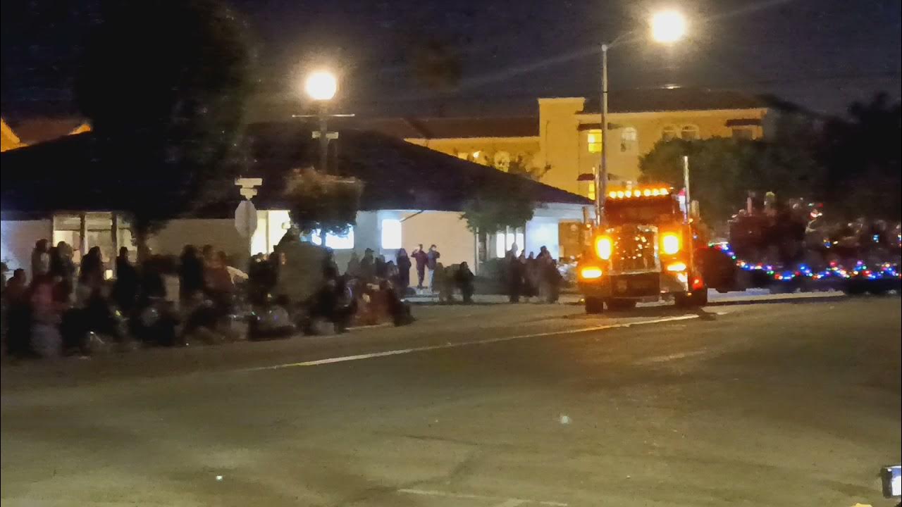 Santa Paula Christmas Parade 2021(3) YouTube