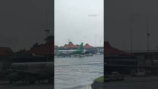 Mendarat selepas hujan, gerimis, di Bandara Soekarno Hatta Tangerang Banten, bersama CitiLink