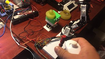 Arm-yunken, brazo robótico manejado por nunchuck