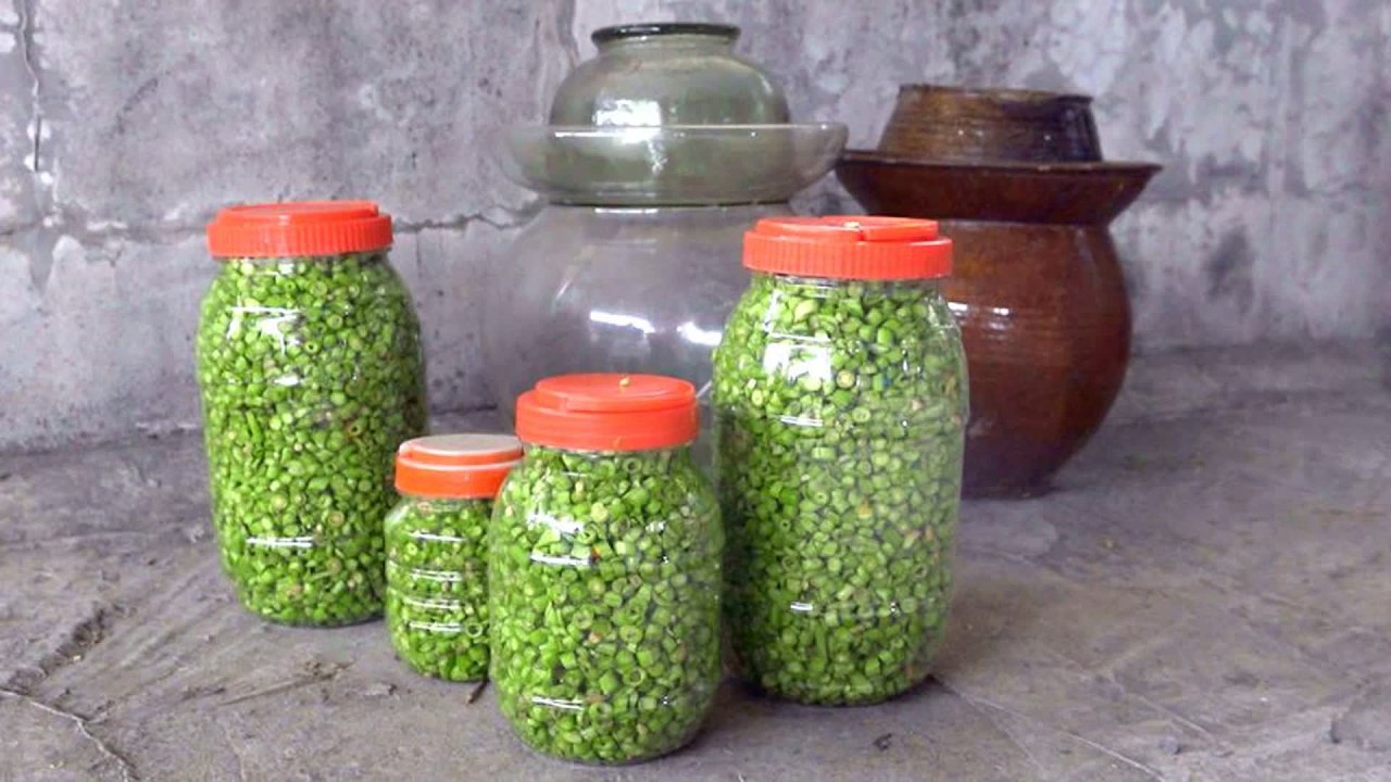 酸豆角这么做既简单又好吃，一个星期就可以吃到美味的酸豆角了