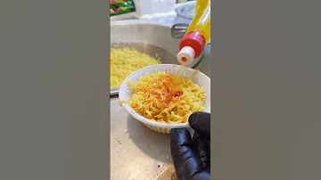 تاك لصديقتج تحب الاندومي الطعم ولا غلطة المتنبي وشوفو المحار Food مطاعم Pizza لايك Streetfood 