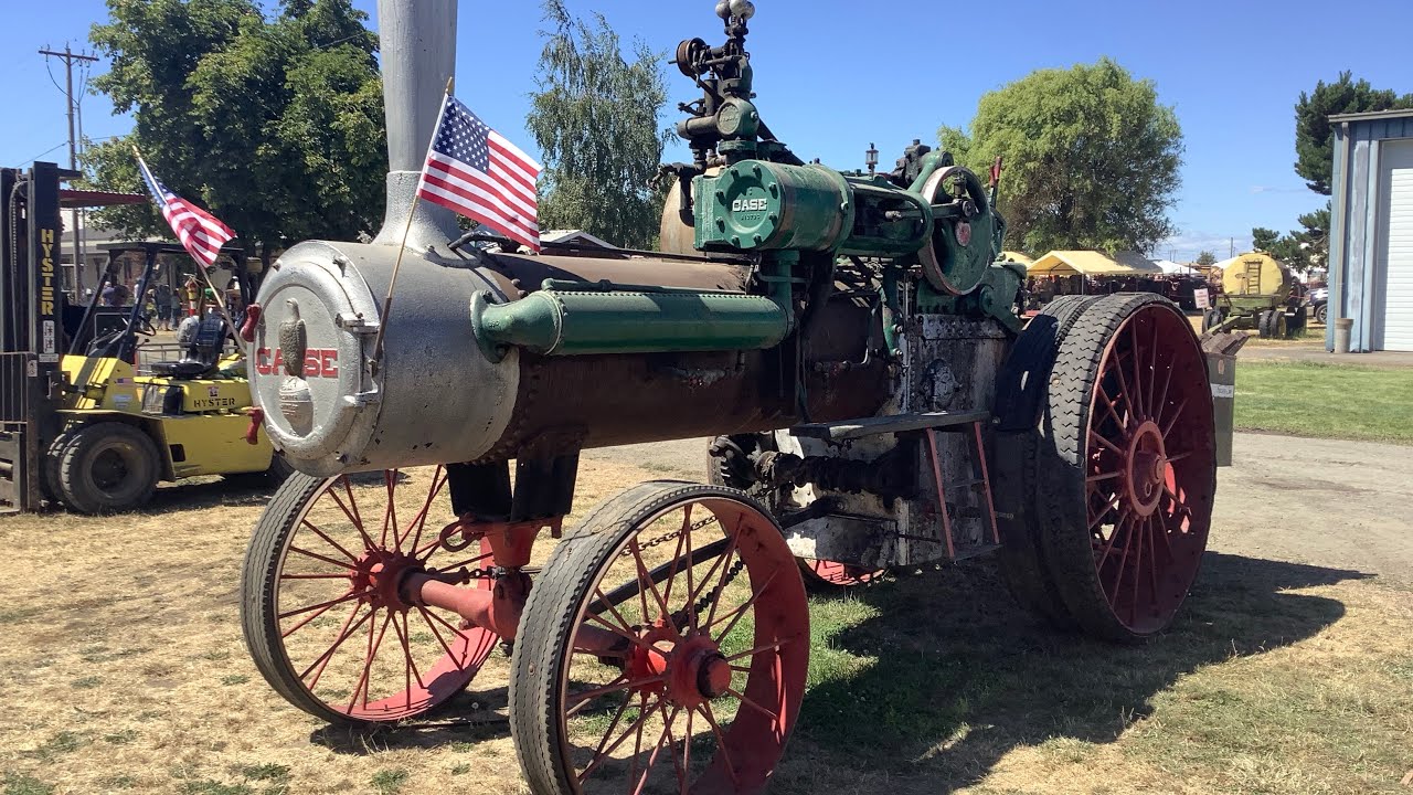 Steamed up antique traction engines on display 