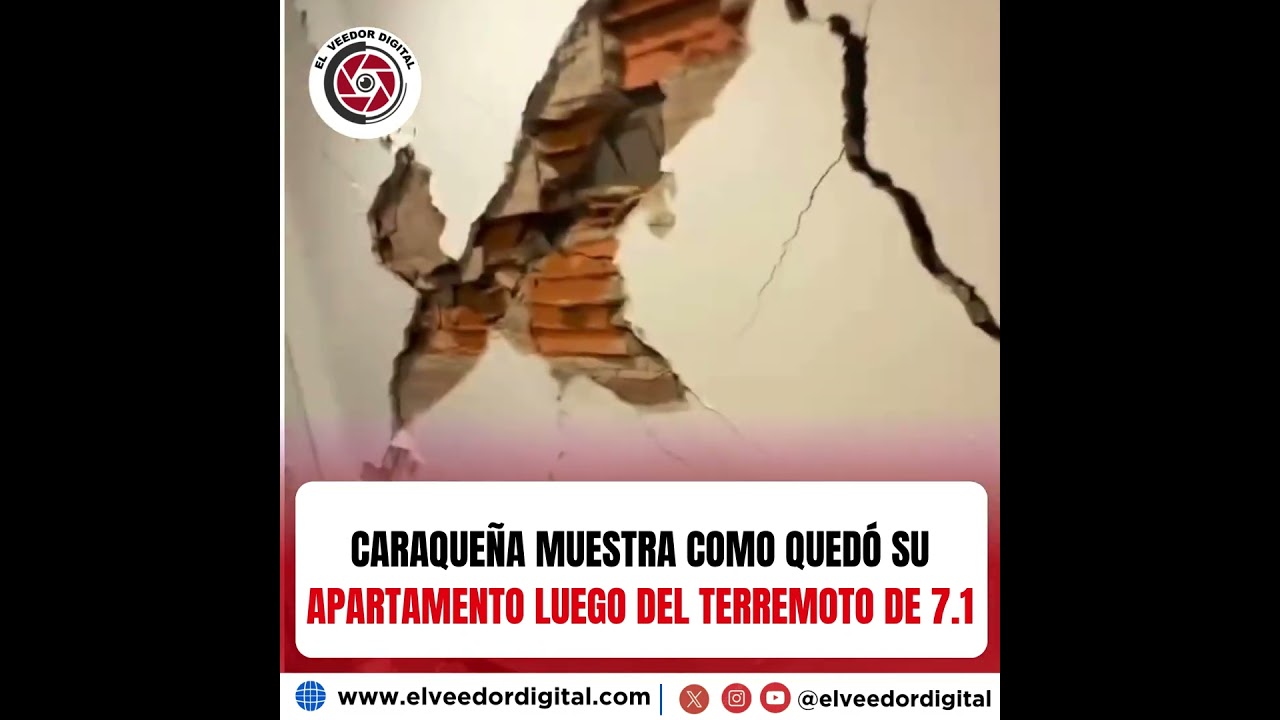 joven muestra su dolor tras mostrar parte de los daños de su vivienda por el terremoto en Venezuela
