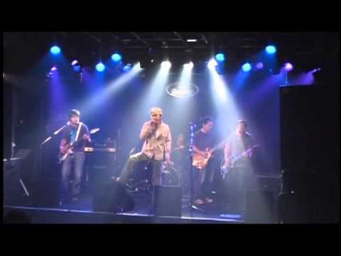 the Red Eyes 激しい雨が