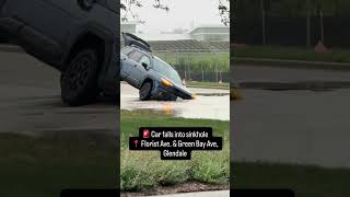 SUV falls into Glendale sinkhole