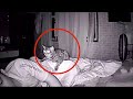 Парень установил в спальне скрытую камеру и узнал, что его кот делает по ночам, вы не поверите