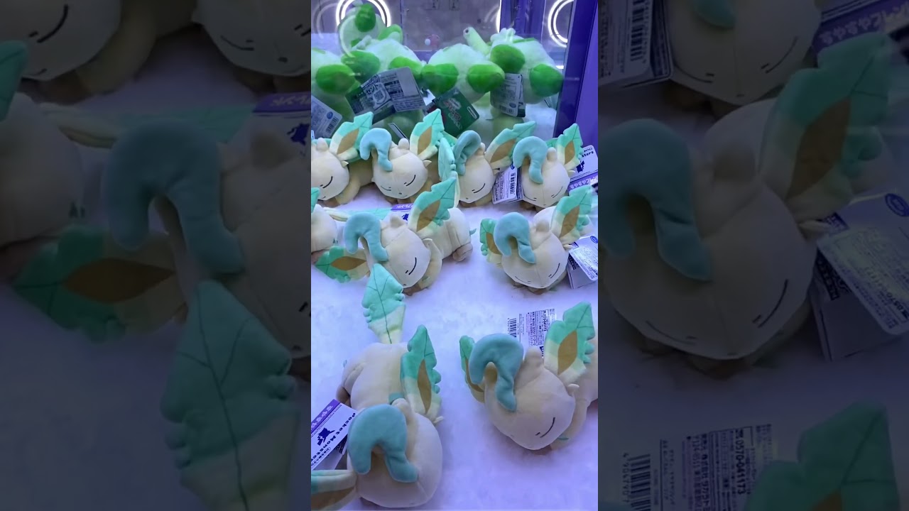 🤩 I found legit Pok&eacute;mon card tins in a claw machine! #pokemonscarletviolet #arcade #nyc