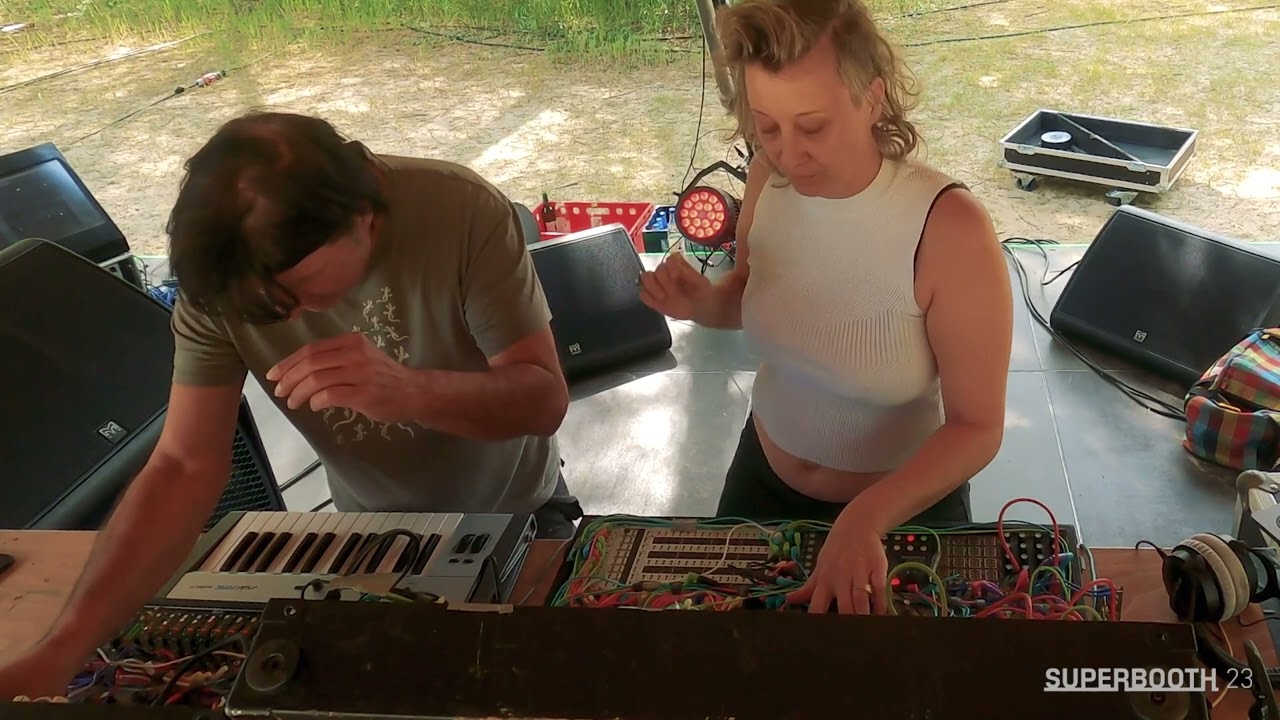 JuX - live at SUPERBOOTH23 - YouTube