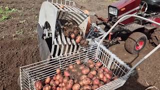 видео: Картофелекопалка!Аналогов нет!Самоделка Kopacz do ziemniaków!Digging potatoes Homemade micro-combine картинка: Картофелекопалка!Аналогов нет!Самоделка Kopacz do ziemniaków!Digging potatoes Homemade micro-combine