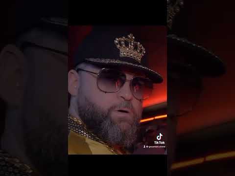 Почему белые медведи не едят пингвинов? #юмор #comedy #прикол #memes #funny #prank #humor #смех