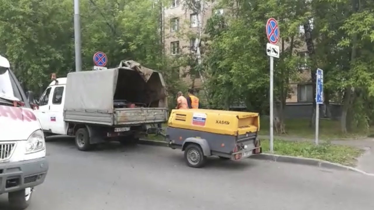 На Кравченко 16 в Москве приехали спиливать незаконно установленные дорожные знаки / LIVE 19.06.18