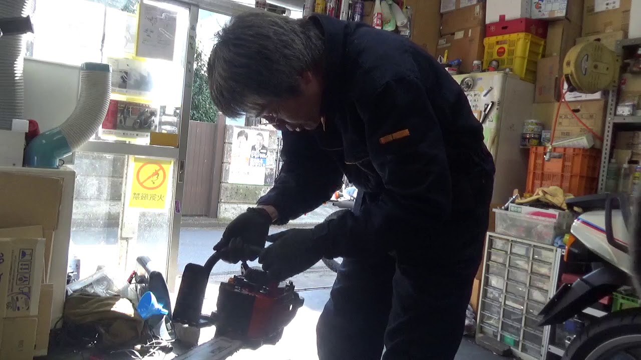 タナカ製チェーンソーのエンジンを久しぶりにかけてみた。 - YouTube
